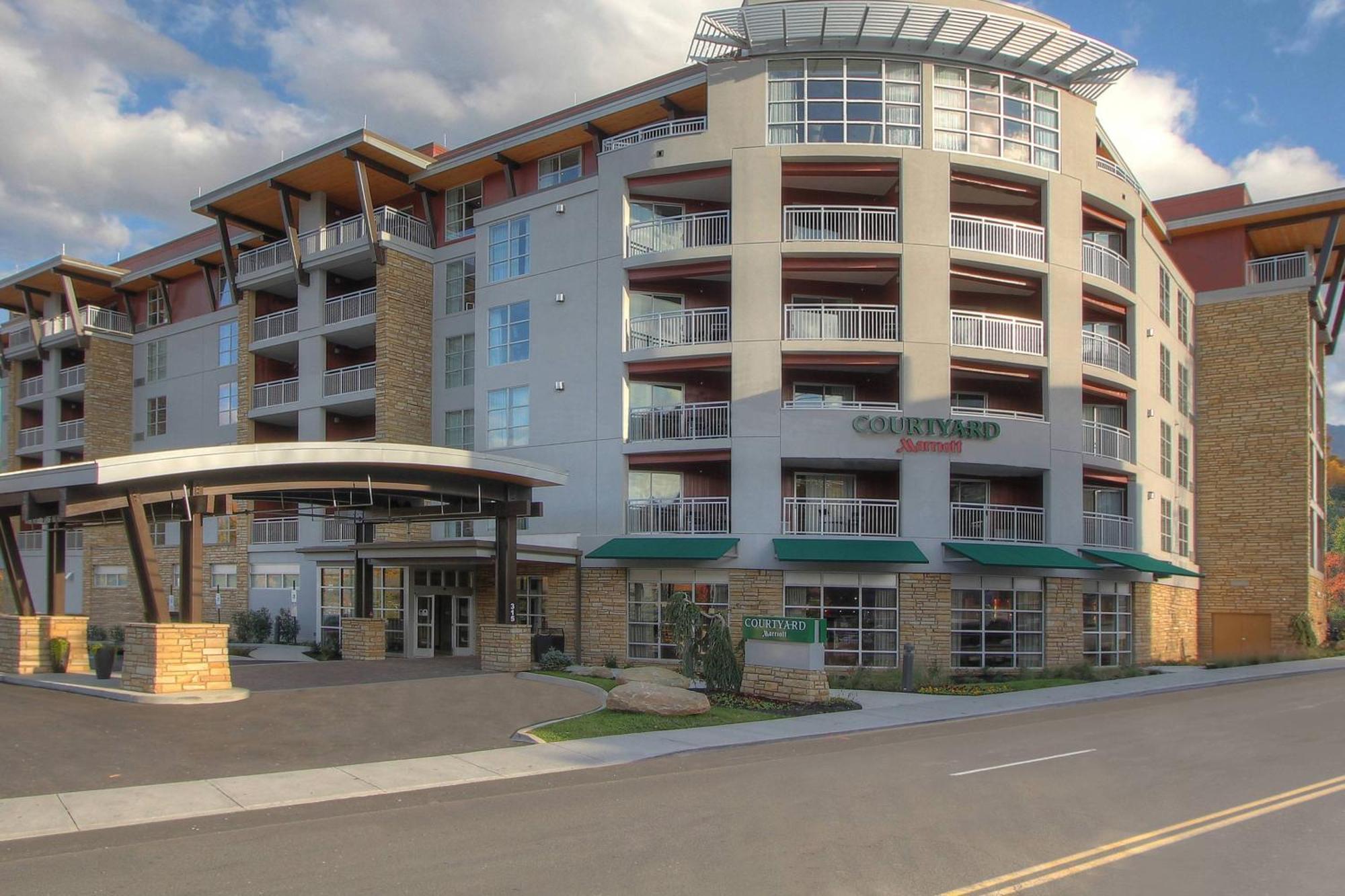 Courtyard By Marriott Gatlinburg Downtown Hotel Exterior photo