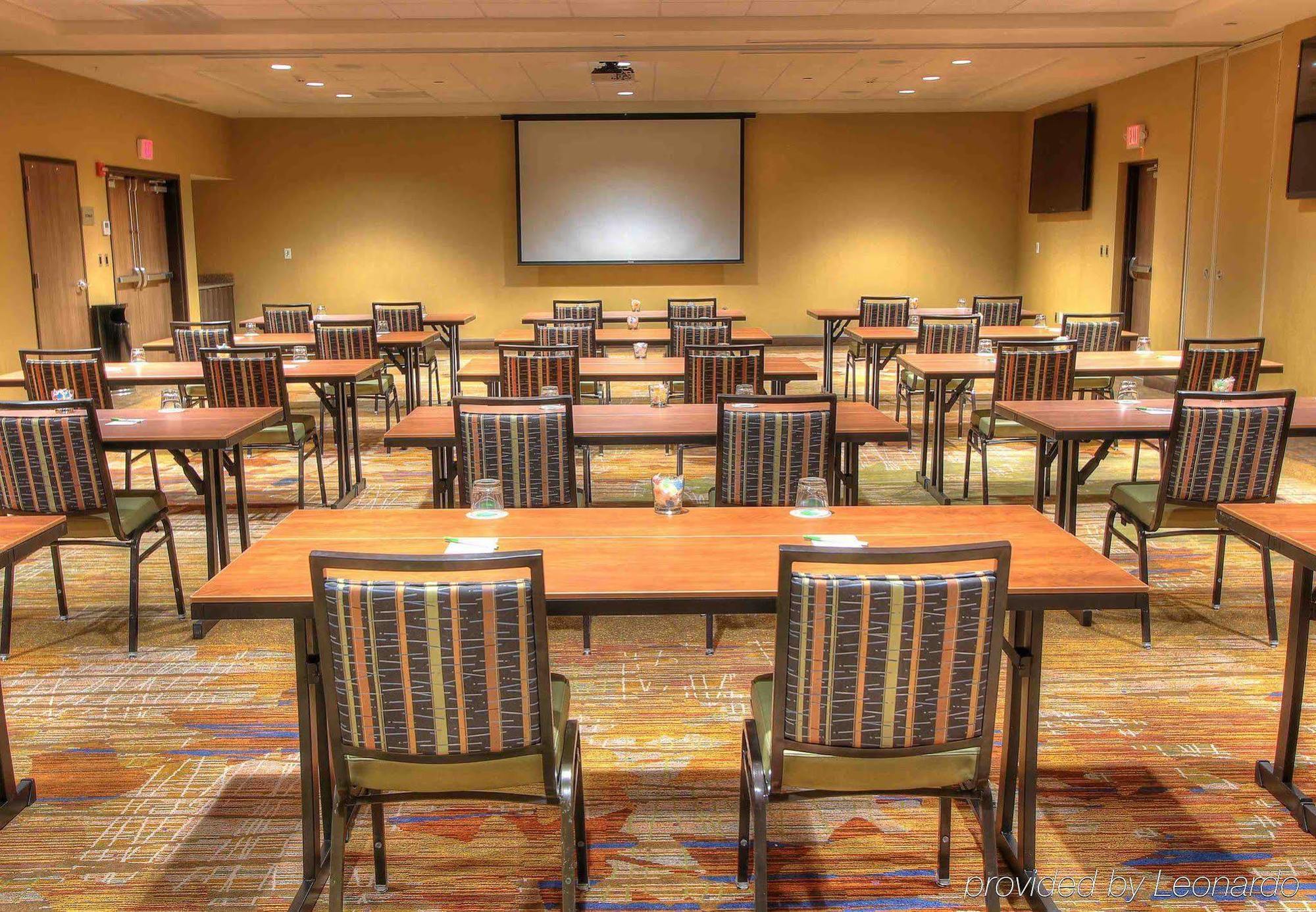 Courtyard By Marriott Gatlinburg Downtown Hotel Exterior photo