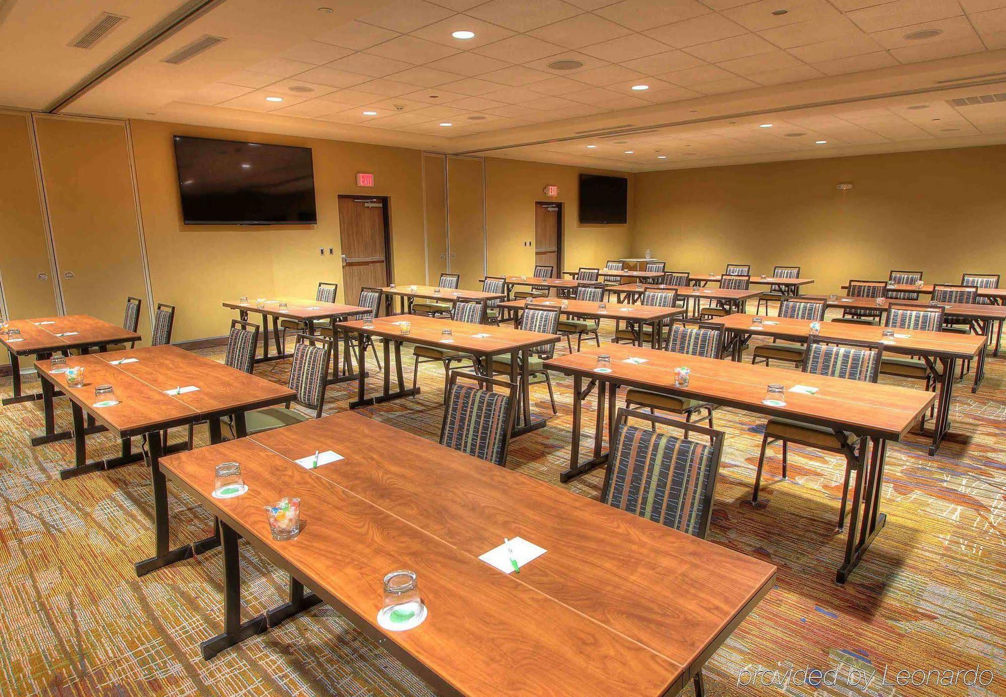 Courtyard By Marriott Gatlinburg Downtown Hotel Exterior photo