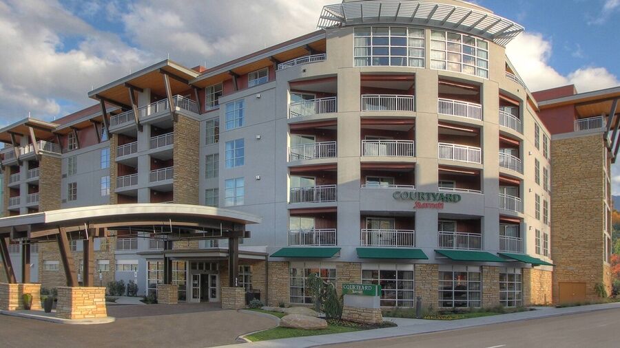 Courtyard By Marriott Gatlinburg Downtown Hotel Exterior photo